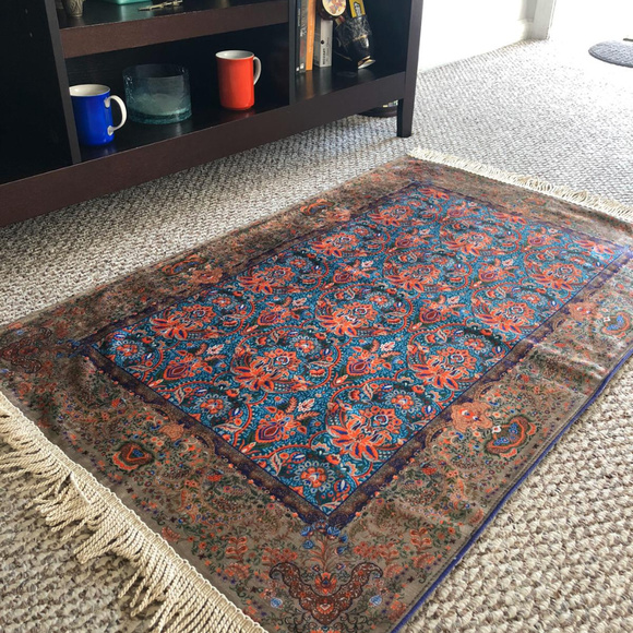 Handmade Silk Carpet “Liquid” - Picture 2 of 7